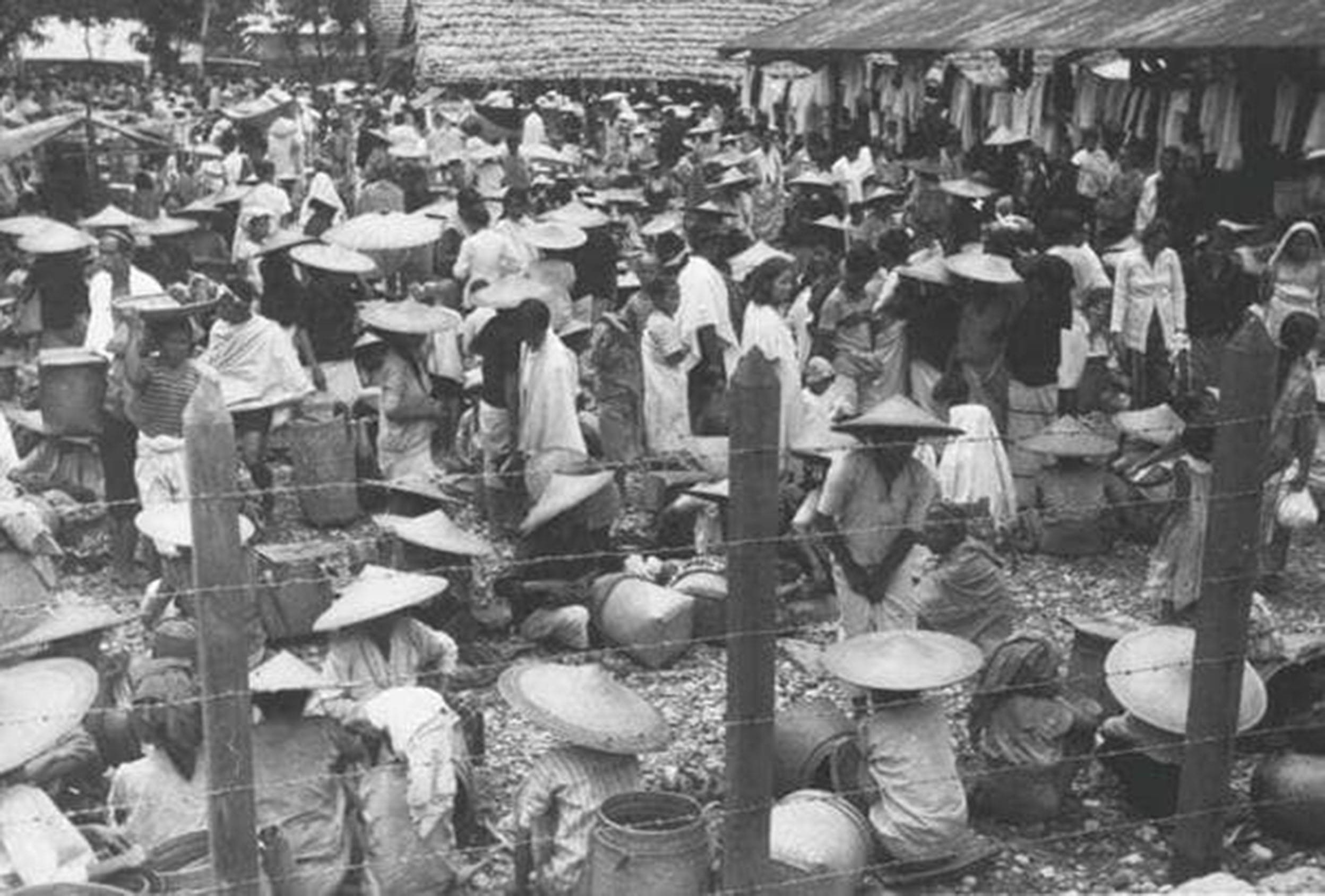 Suasana Pasar Kalosi tahun 1920.