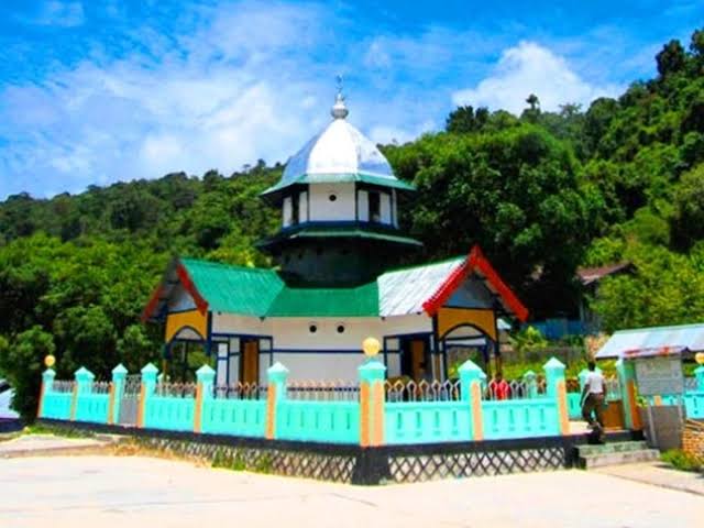Masjid Tua Patimburak, Saksi Penyebaran Islam di Papua
