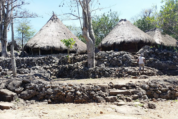 Kampung Adat Tamkesi