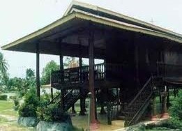 Rumah adat Palava