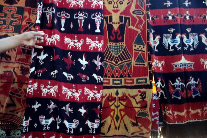 Kain Tenun Sumba