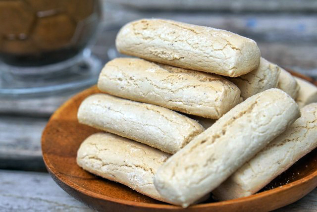 Kue Bagiak