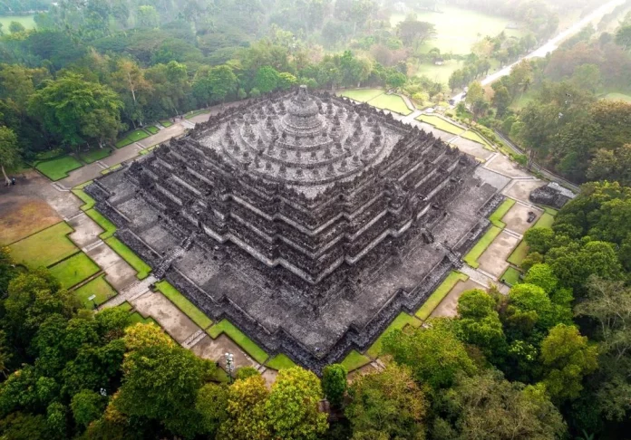 Candi di Indonesia