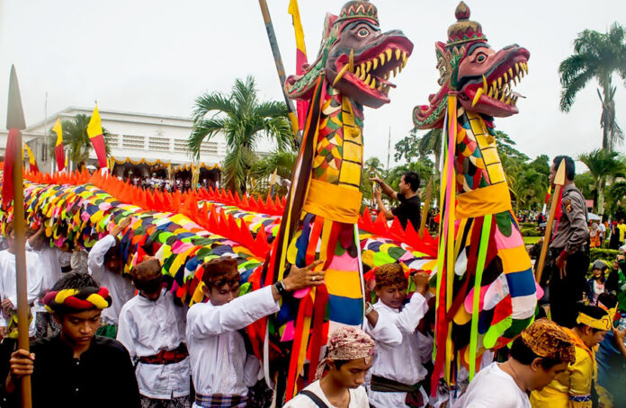 Mengulur Naga